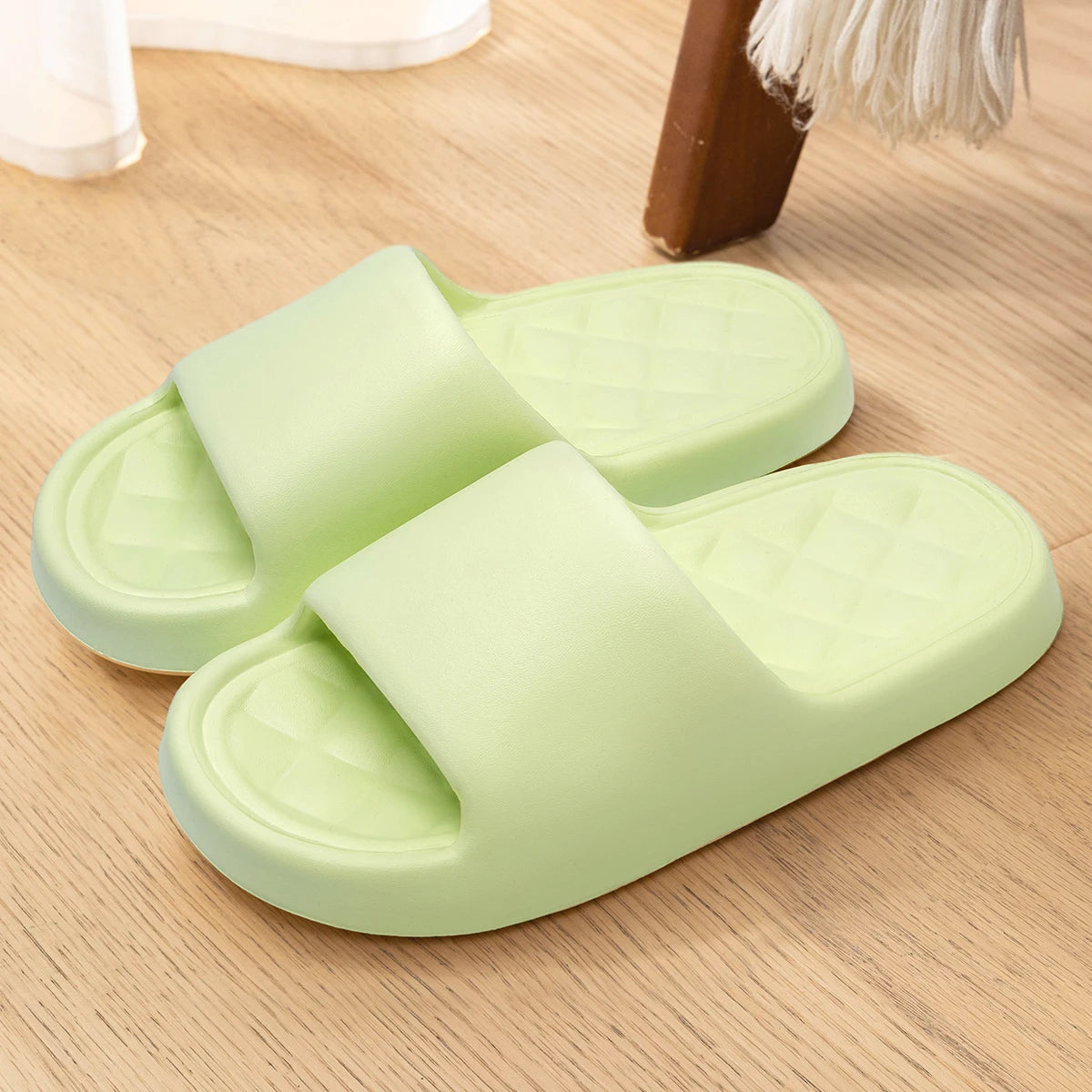 Men Trend New Summer Slippers Soft Non-slip Sole Cloud Sandals for Home Beach Indoor Outdoor