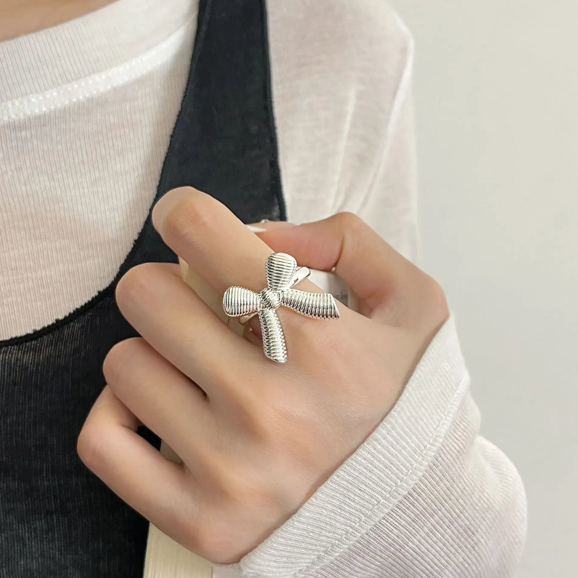 PANJBJ 925 Sterling Silver Pearl Irregular Ring for Women Shell Overlapping Hollow Sweet Design Jewelry Gift Dropshipping