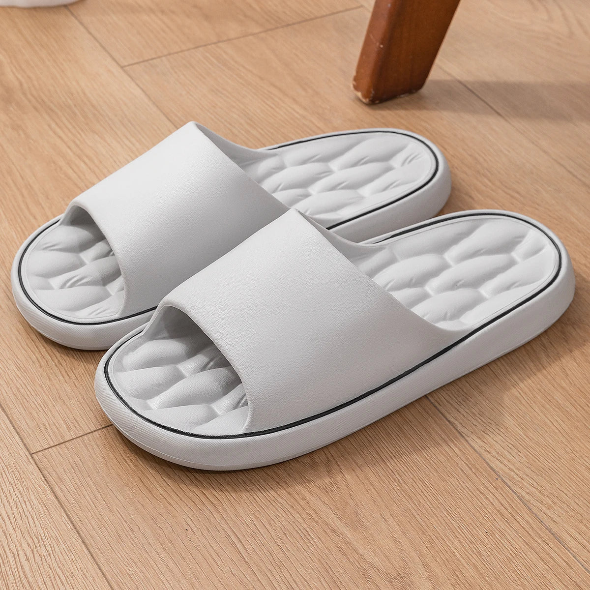 Men Trend New Summer Slippers Soft Non-slip Sole Cloud Sandals for Home Beach Indoor Outdoor