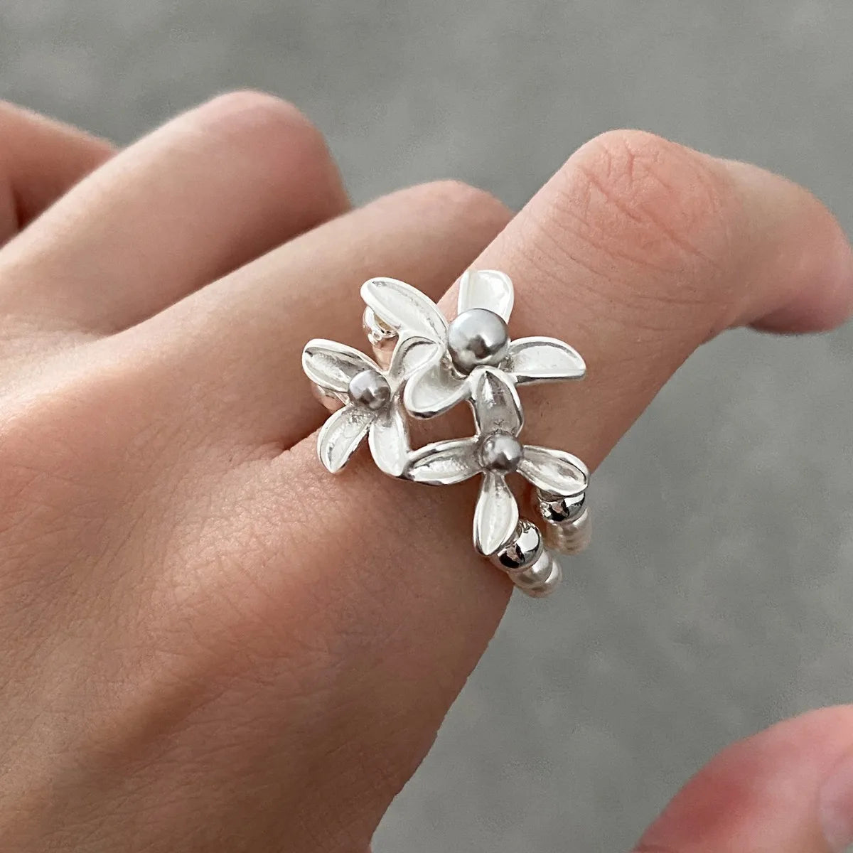 PANJBJ 925 Sterling Silver Pearl Irregular Ring for Women Shell Overlapping Hollow Sweet Design Jewelry Gift Dropshipping