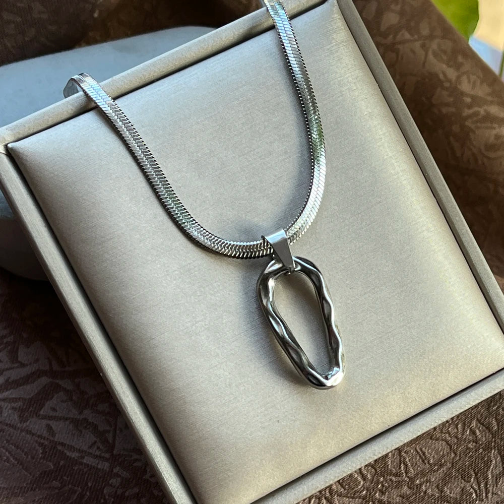 Stainless Steel Exaggerated Punk Big Round O Shaped Pendant Necklace Women Men Chunky Snake Blade Chain Grunge Steampunk Jewelry